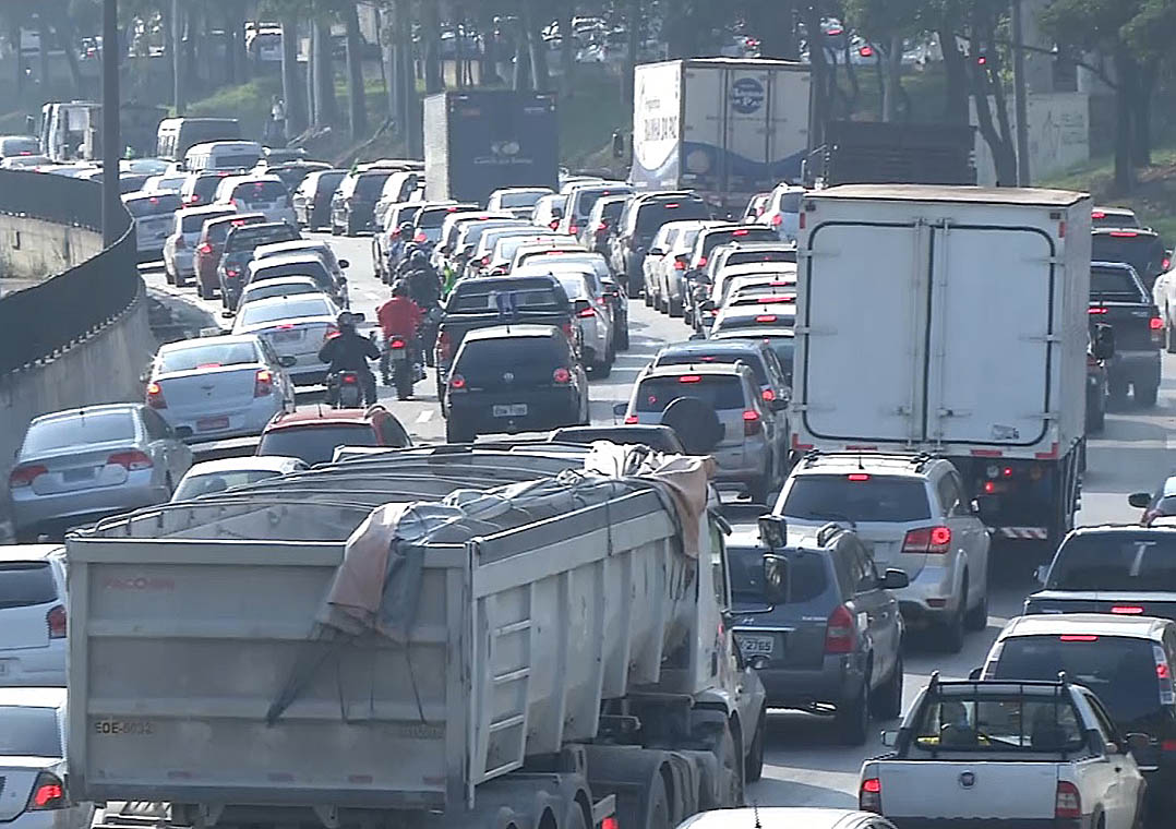 Cidade De S O Paulo Volta A Registrar Congestionamento No Tr Nsito Band