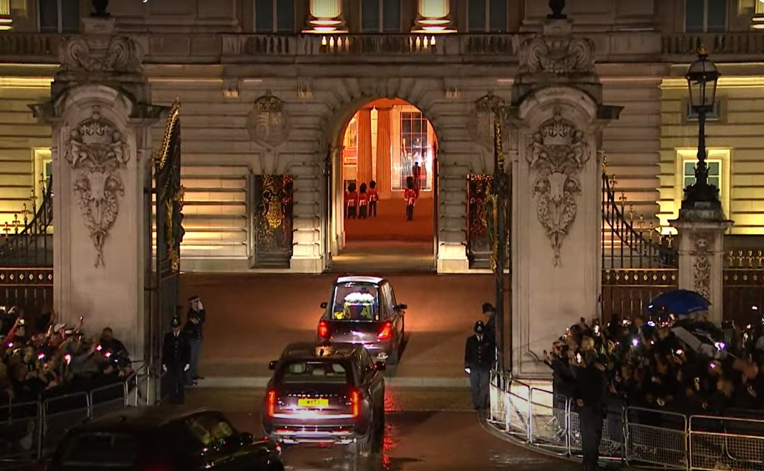 Corpo Da Rainha Elizabeth II Chega A Londres Para Ser Velado Band