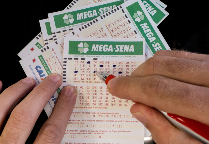 Mega-Sena acumula e prêmio pode chegar a R$ 60 milhões; veja dezenas