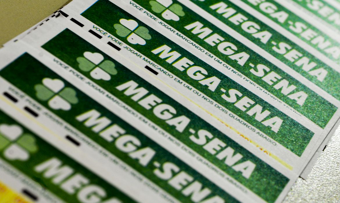 Mega-Sena sorteia prêmio acumulado em R$ 108 milhões; veja as dezenas