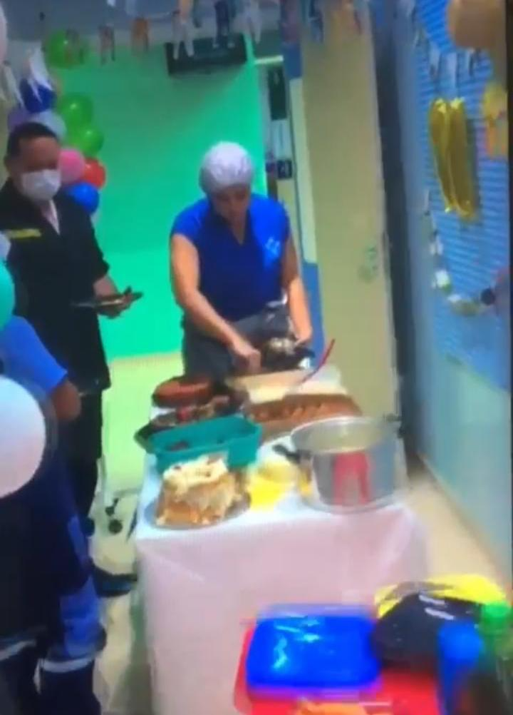  Funcionários de hospital de Manaus realizam festa de São João dentro de UTI