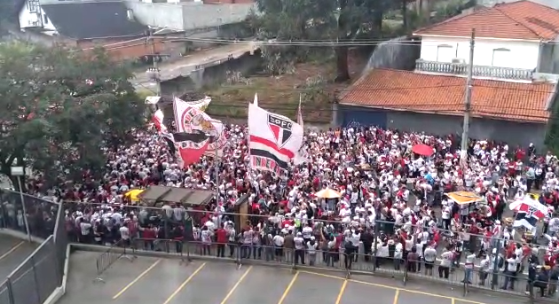 Aglomerações ocorrem em momento de alta de internações em São Paulo Imagem: Arthur Covre/BandNews FM