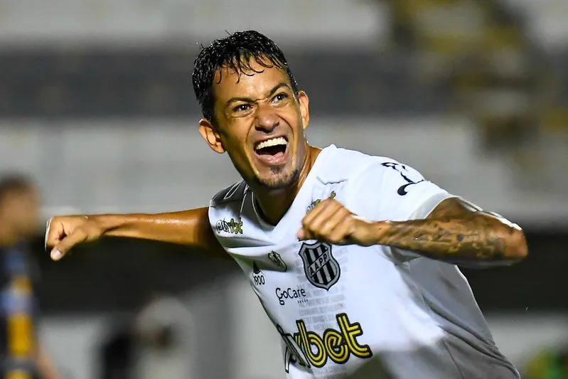 Lucca é responsável por 15 dos 23 gols da Ponte Preta na temporada. 