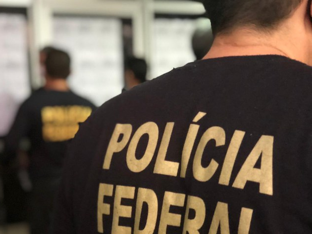 Polícia Federal cumpre cinco mandados de busca e apreensão