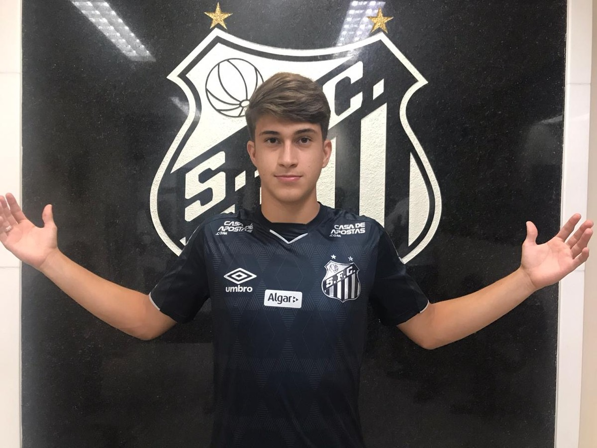 Gabriel Pirani, do Santos, celebra sequência de jogos como titular pela equipe do Peixe Crédito: Divulgação.