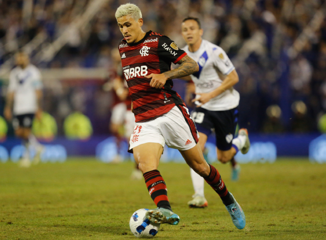 Queria, mas não levou: Vélez não dá bola do jogo a Pedro, destaque do  Flamengo, flamengo