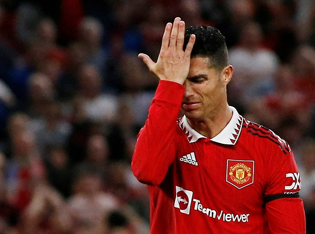 Cristiano Ronaldo não é mais jogador do Manchester United REUTERS/Craig Brough