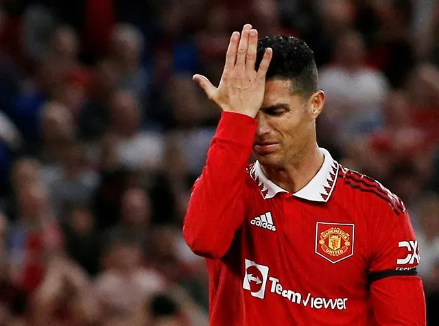 Cristiano Ronaldo deixa Manchester United em comum acordo