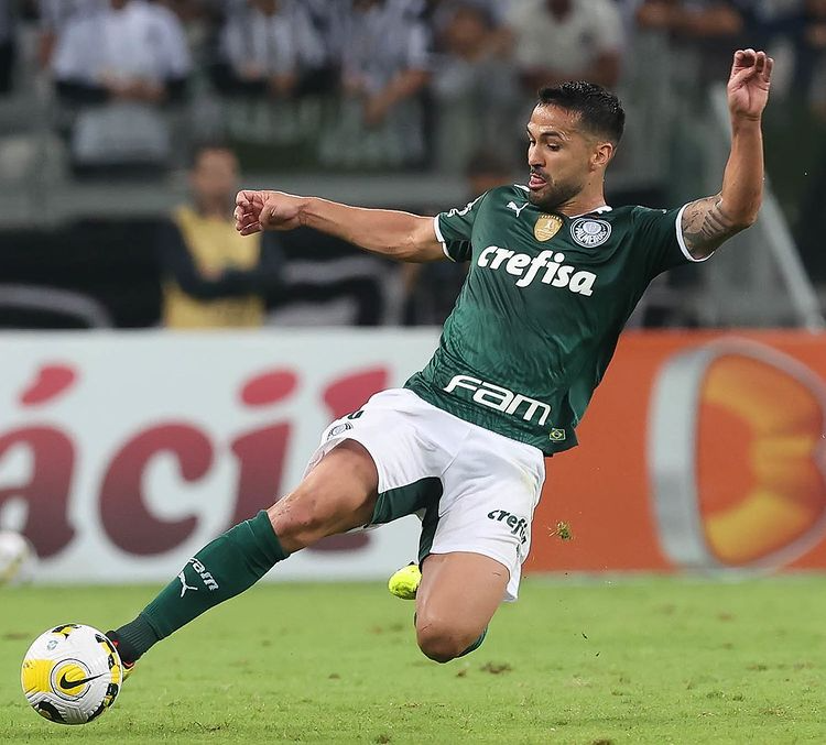 Diretoria do Palmeiras renova com Luan  Reprodução Luan