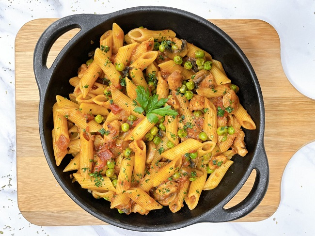 Penne com guisado de frango | Band Receitas