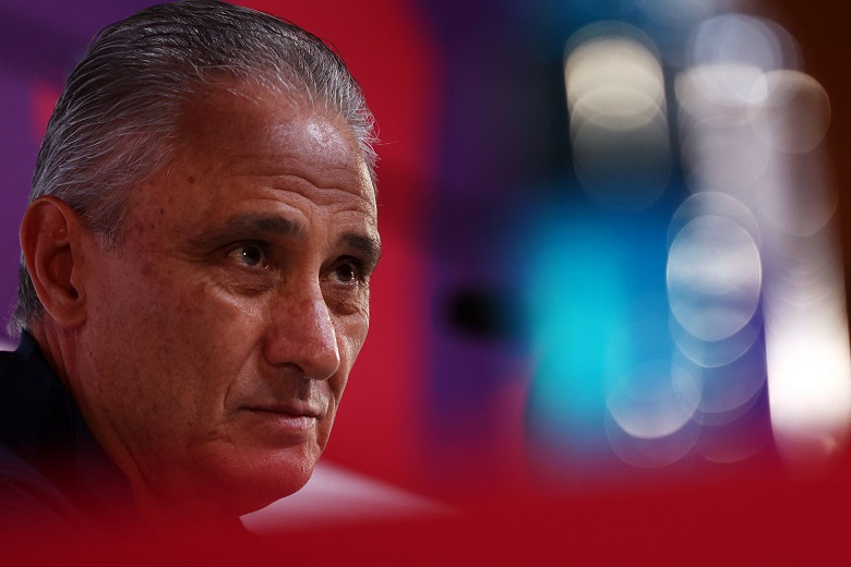 Tite nega que tenha sido cobrado por assaltante REUTERS/Pedro Nunes