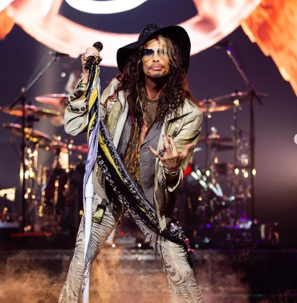 Steven Tyler se interna em clínica de reabilitação e Aerosmith cancela shows
