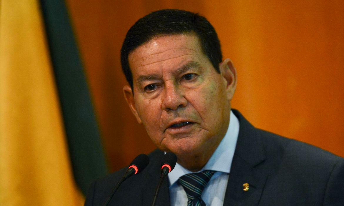 Vice-presidente Hamilton Mourão avalia que ex-presidente da Caixa Econômica falhou feio 