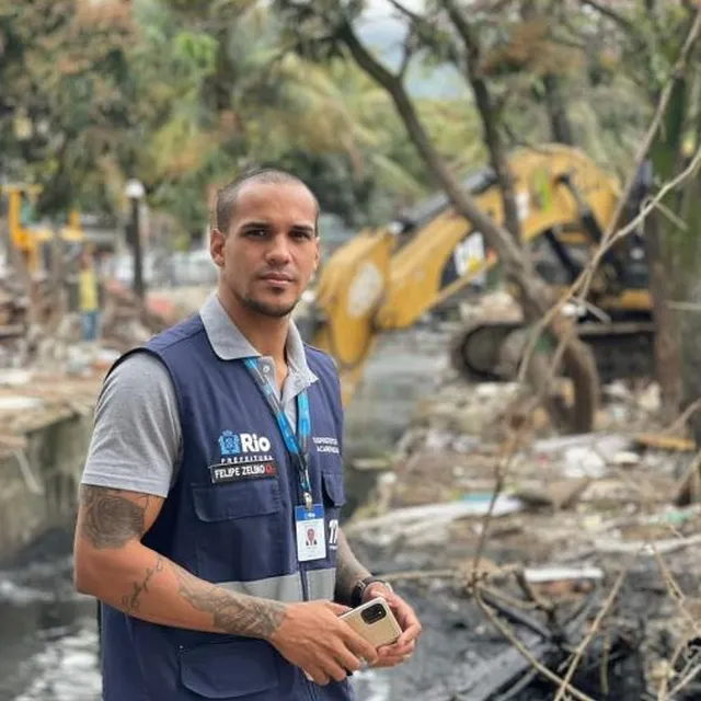 Felipe Moitinho dirigia uma caminhonete branca com giroflex no momento do acidente Reprodução/Redes Sociais