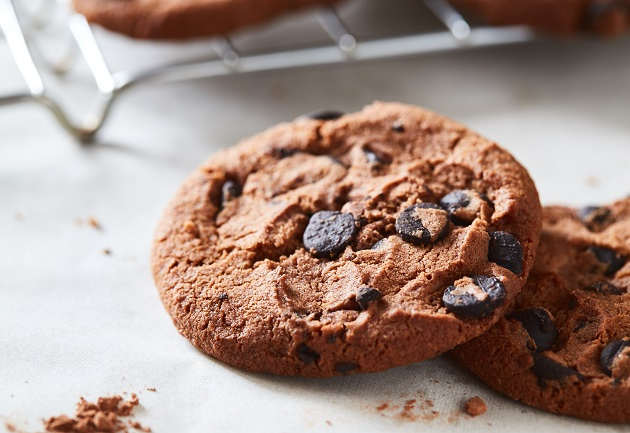 Cookie com gotas de chocolate e nozes é irresistível; aprenda receita da chef Carole Crema Envato Elements