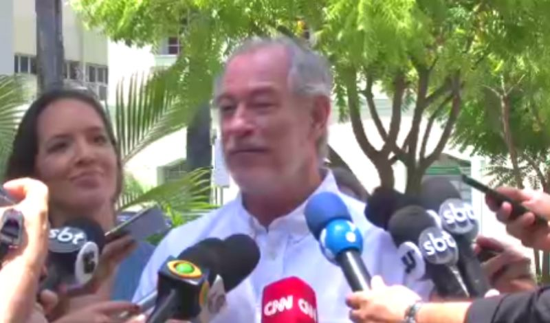 Ciro Gomes vota no Ceará e diz que seguiu orientação do partido  Arquivo/TV Band