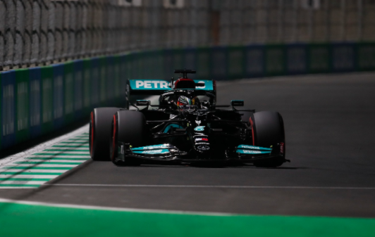 F1: Hamilton vence na Arábia e iguala Verstappen no Mundial a uma corrida do fim