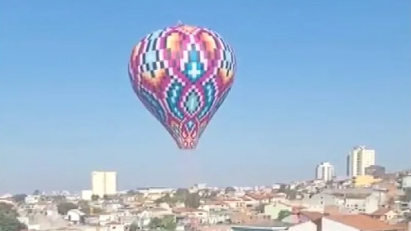 Balões são flagrados em São Paulo