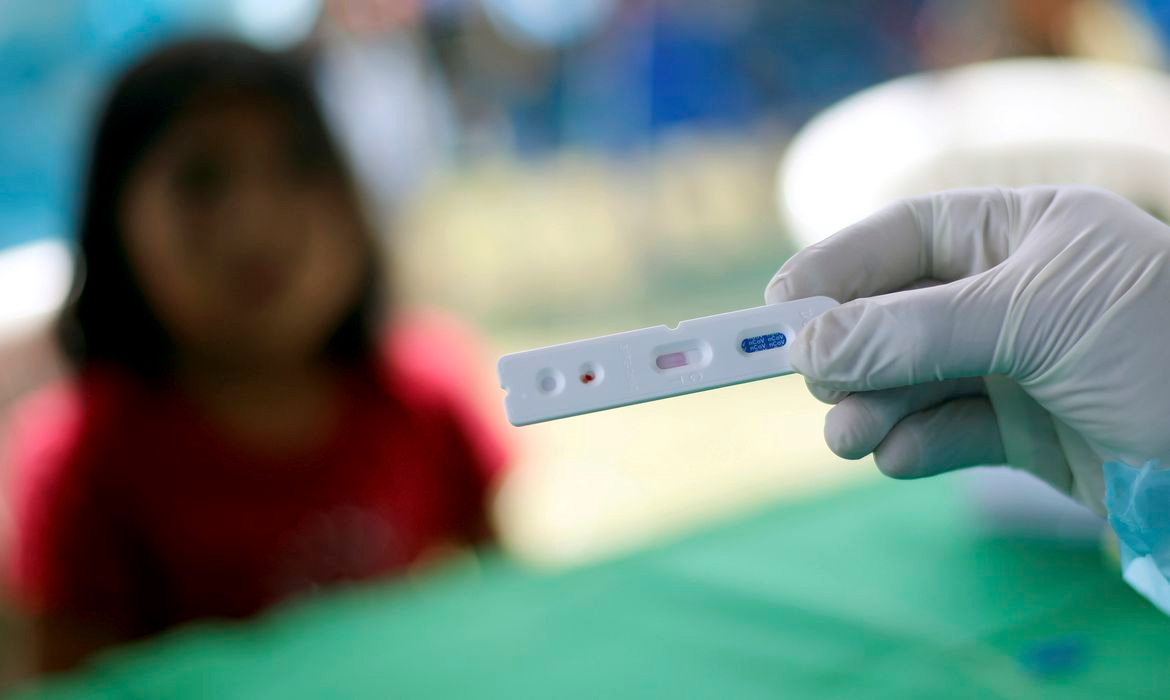 Ministério da Saúde registrou 65 mortes por Covid-19 no Brasil na segunda-feira (18)  Foto: Reuters