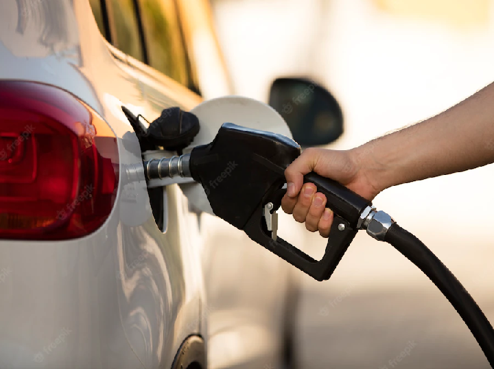 Redução no ICMS da gasolina traz alívio para motoristas de app