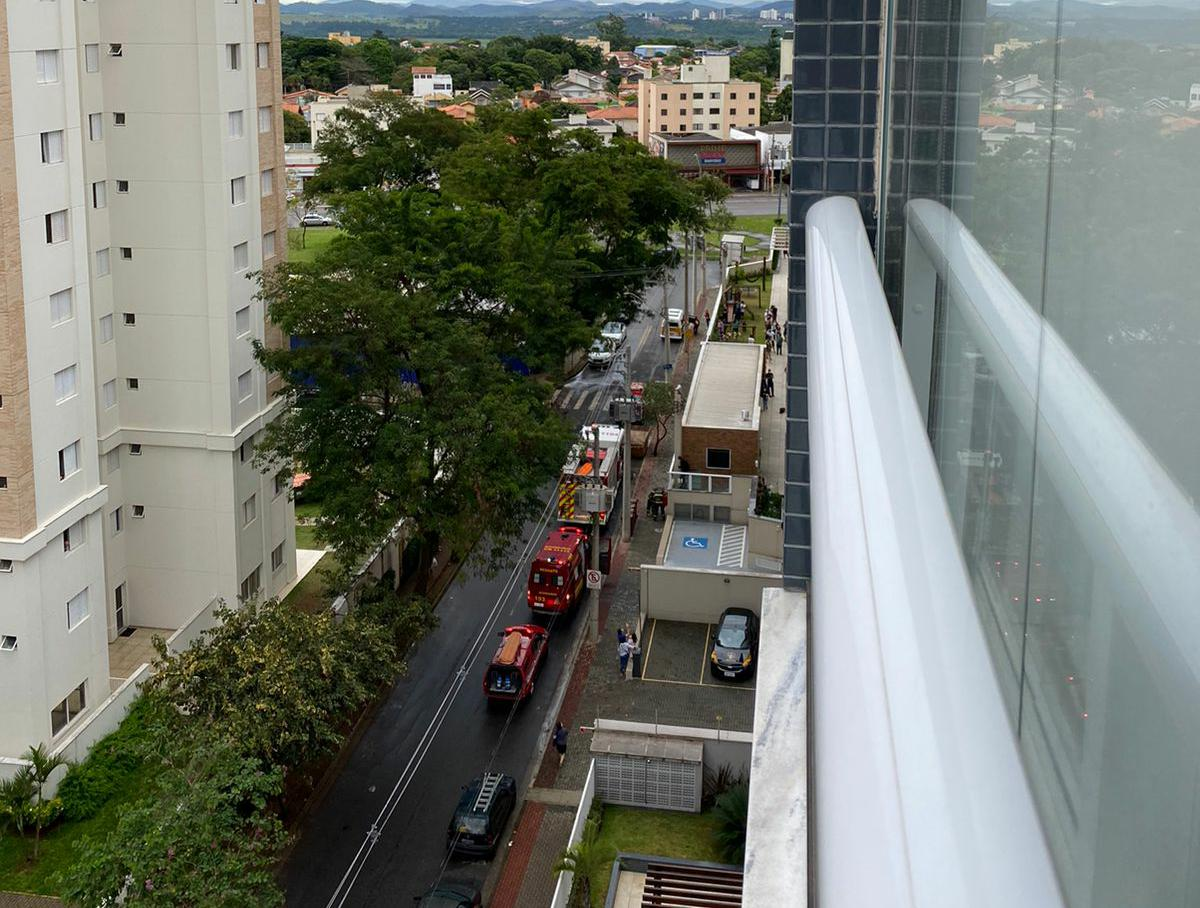 Incêndio em apartamento no Jardim Aquarius mobiliza bombeiros em São José dos Campos