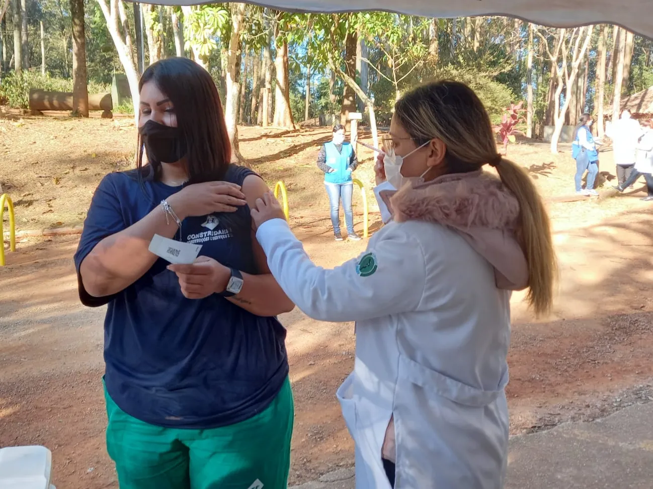 Vacinação avança em São Paulo e público de 28 anos começa a ser imunizado na sexta (30).