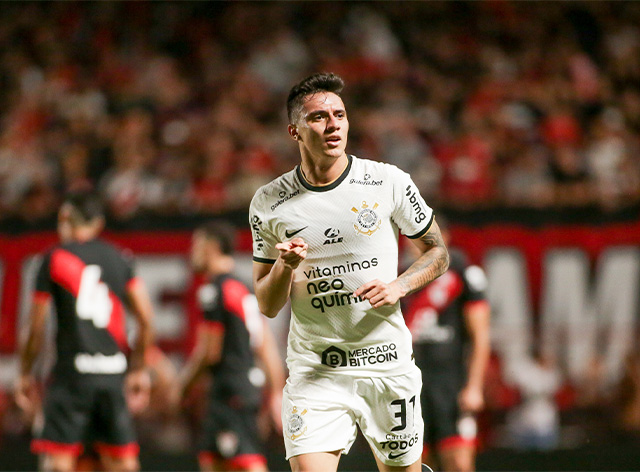 Elia Junior: “O Corinthians é candidatíssimo ao título do Brasileirão”
