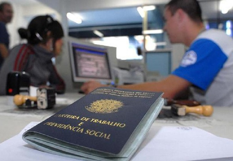 Brasil criou 328 mil vagas em fevereiro Reprodução Agência Brasil