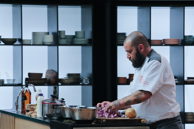 Ellen é eliminada do MasterChef Profissionais, mas ganha convite