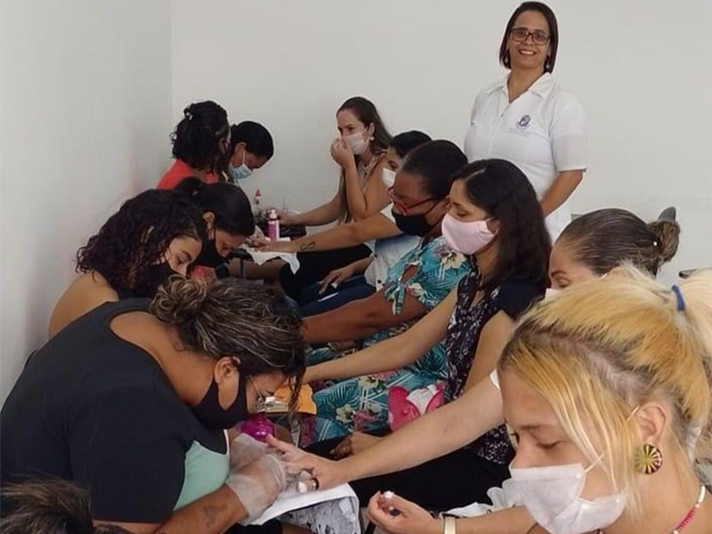 Embellese irá ferecer curso de manicure gratuito. Divulgação/PMC