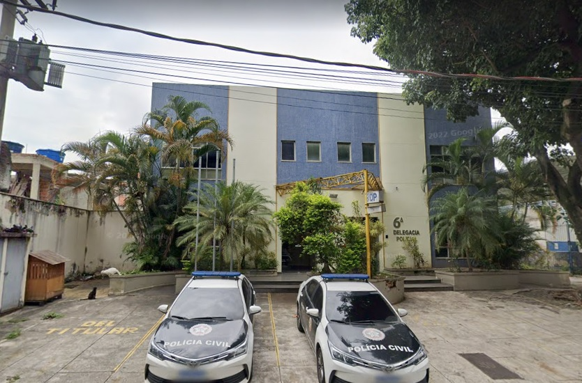 Delegada disse que havia policiais no local e que a porta está quebrada Google Maps