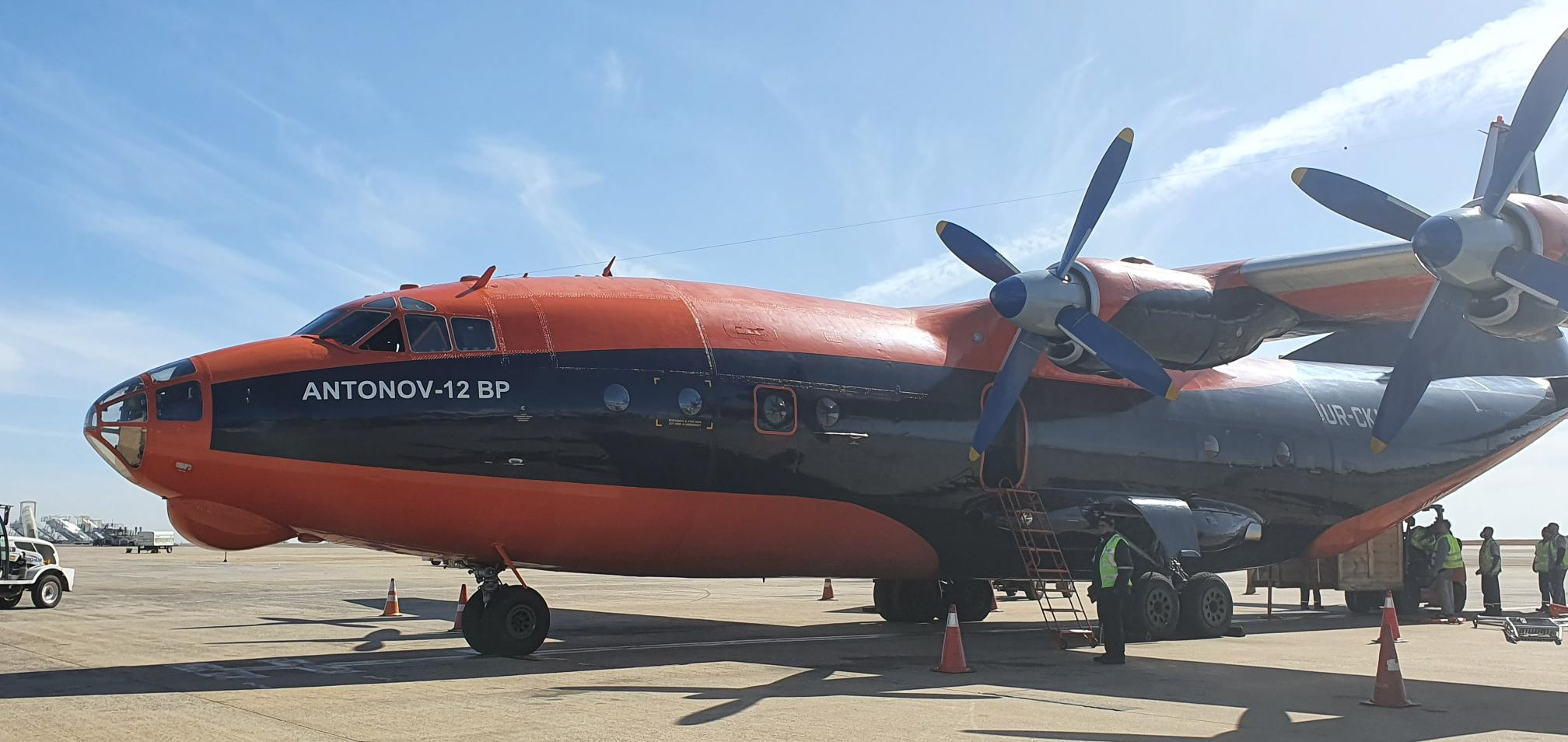 Viracopos recebe voo do gigante Antonov An-12