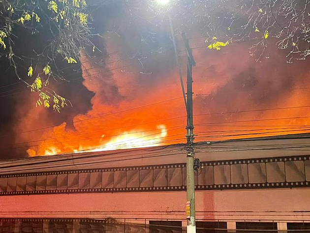 Polícia Federal vai investigar as causas do incêndio que atingiu um galpão da Cinemateca Foto: Reprodução/Redes Sociais 