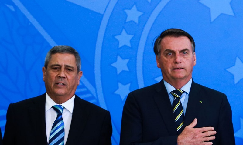 Bolsonaro confirma Braga Netto como vice