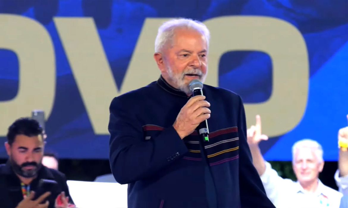 Lula deve receber faixa presidencial de uma criança, uma indígena e uma negra Divulgação/PT