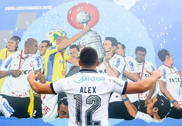 Alex foi campeão brasileiro e da Libertadores no clube alvinegro
