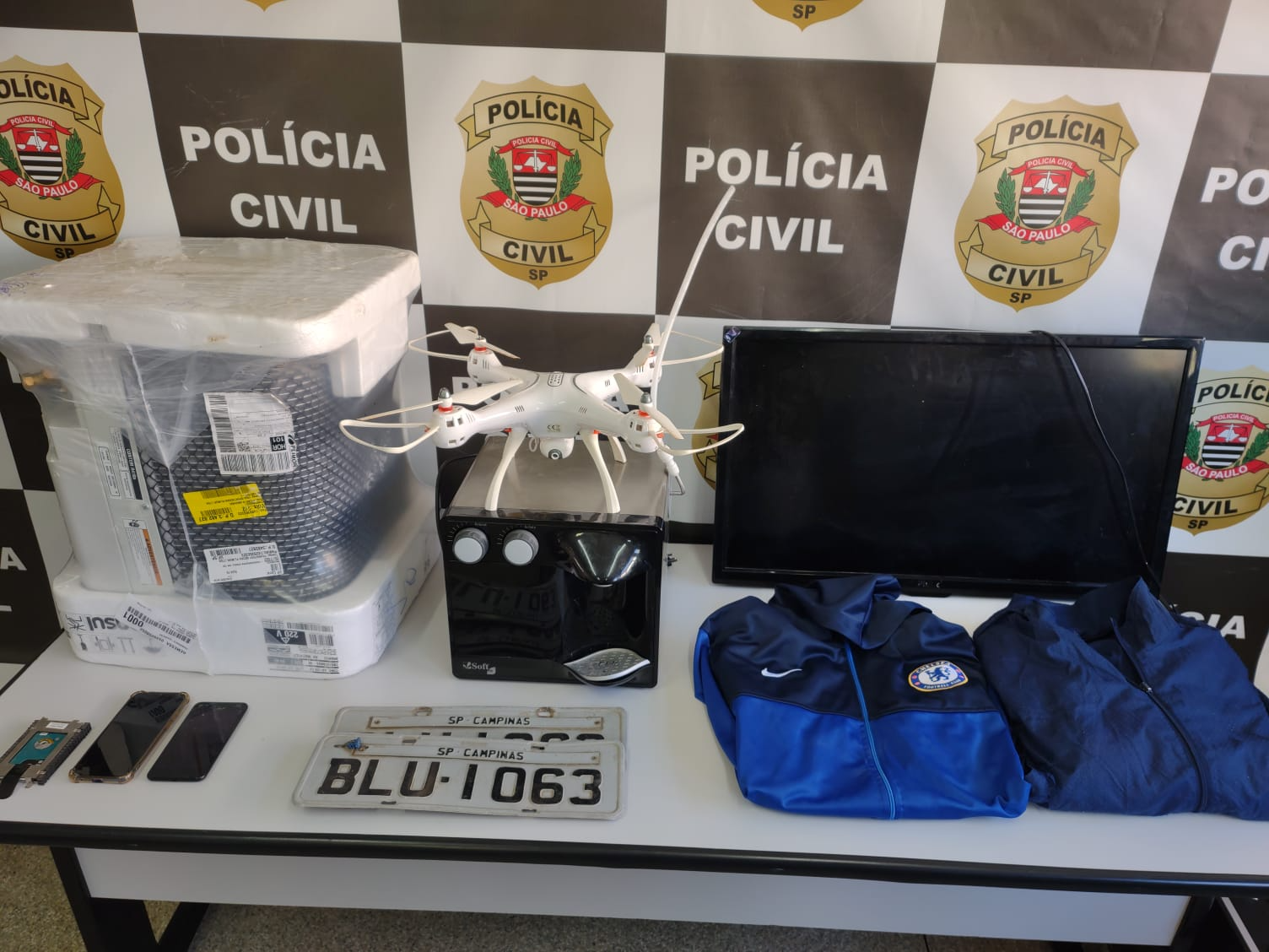 Produtos apreendidos na operação contra furtos de estabelecimentos comerciais  Divulgação/Polícia Civil 