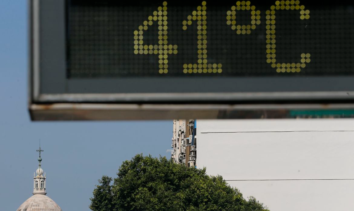 Temperatura registrada foi 0,3 ºC mais alta na comparação feita pelo estudo Fernando Frazão/Agência Brasil