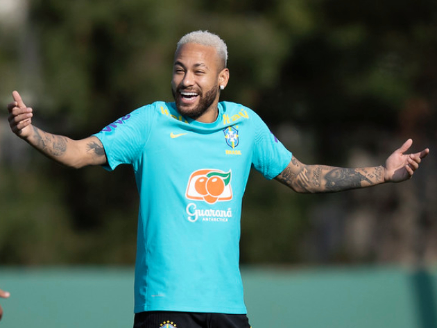 Neymar sente dores na coxa e desfalca seleção contra a Argentina