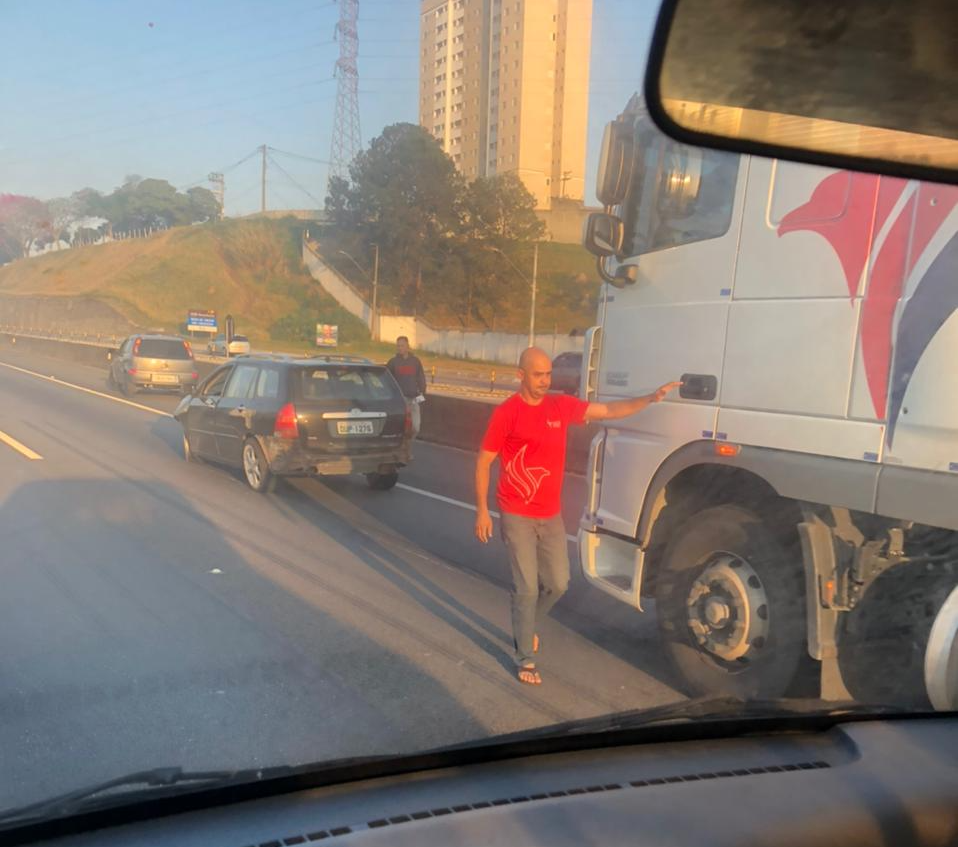 A colisão entre carros e carreta foi no km 144 Maurício Félix