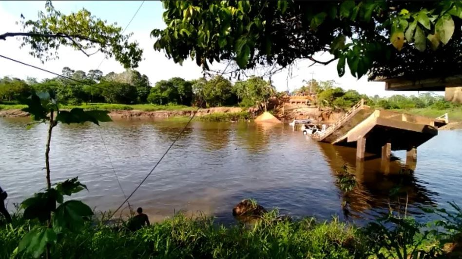 Três veículos já foram retirados do local. Foto: Reprodução