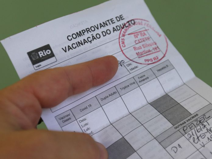 Decisão da Justiça do Rio de Janeiro suspendeu a exigência do comprovante de vacinação