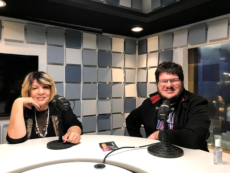 Leila Navarro e Danilo Gobatto, na Rádio Bandeirantes Divulgação/Rádio Bandeirantes