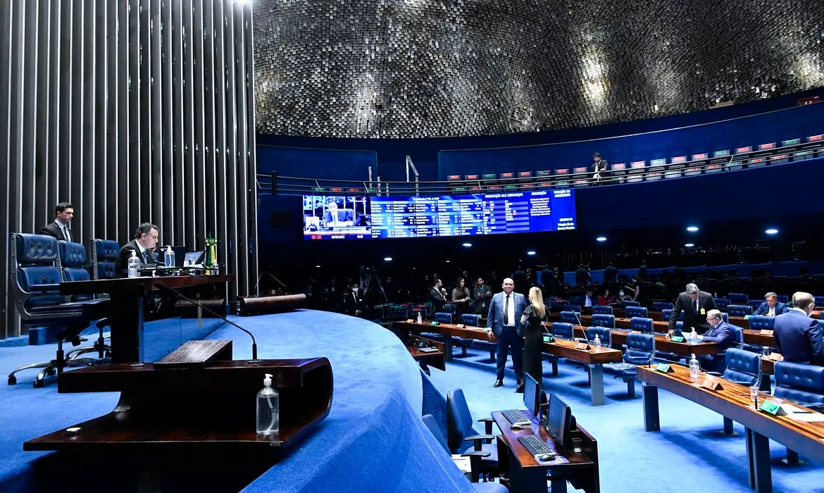 Senado aprova PEC de Transição em dois turnos; texto vai à Câmara