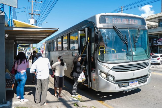 Dois ônibus colidiram em trecho de curva da SP-55 em são Sebastião Beto Silva / PMSS