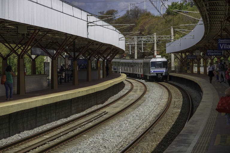 Metrô deve operar integralmente nos horários de pico Reprodução/Fernando Rodrigues