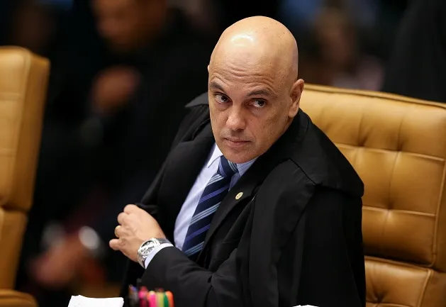 Alexandre de Moraes manda CPI explicar quebras de sigilo contra Bolsonaro