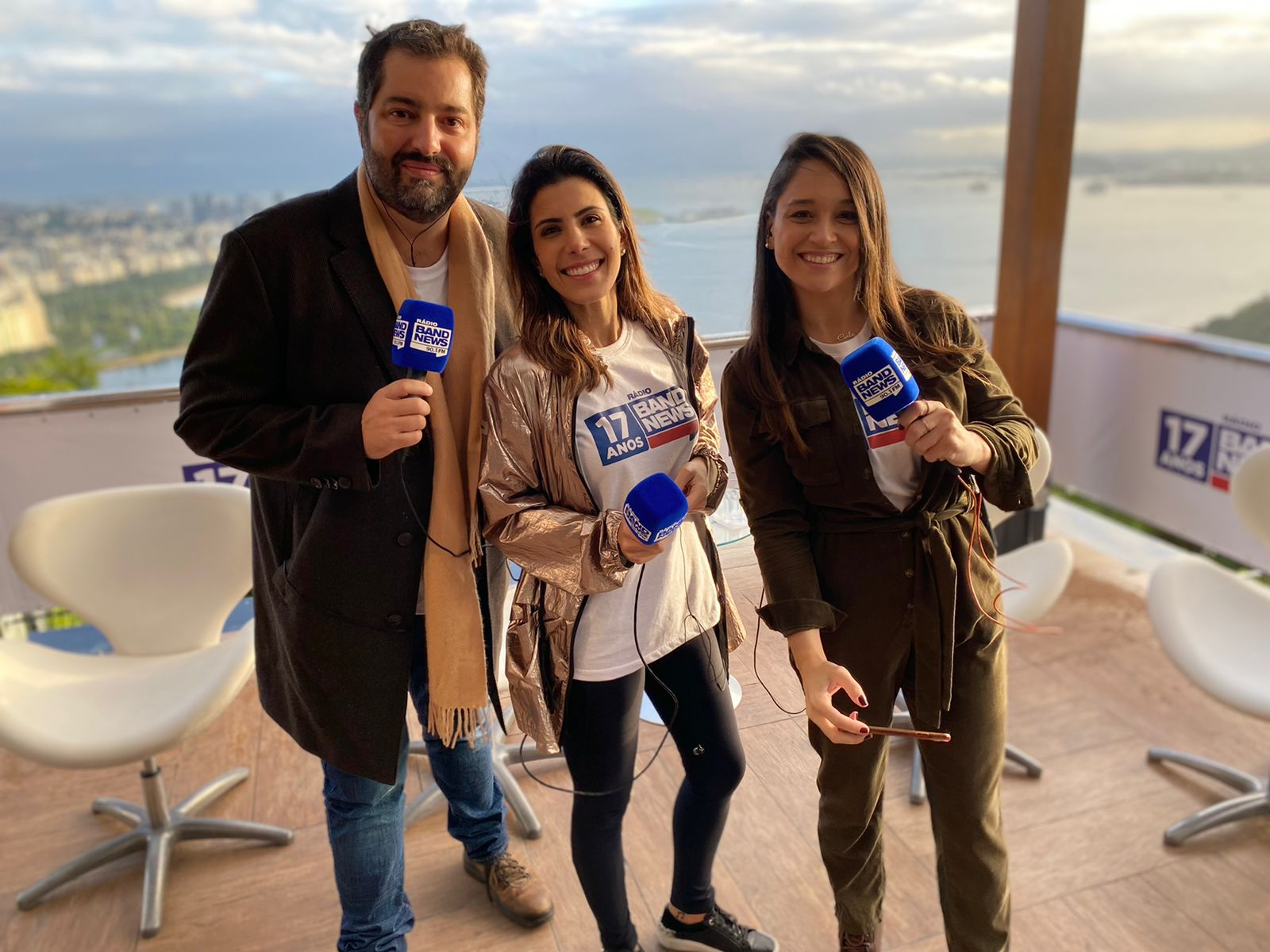 Luiz Megale, Sheila Magalhães e Carla Bigatto comandaram a transmissão especial
