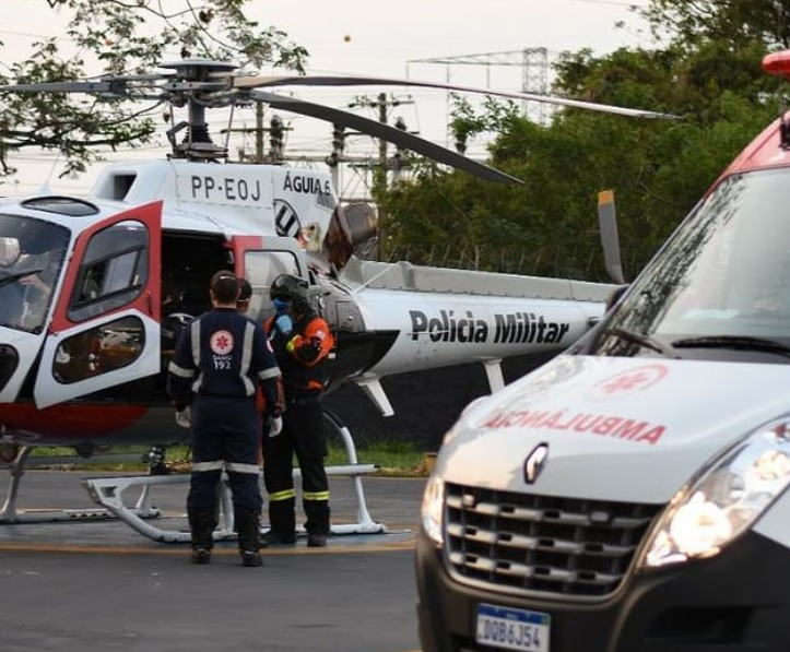 Criança cai em lança de portão em Redenção da Serra e é socorrida pelo Helicóptero Águia Divulgação/Base de Aviação de São José dos Campos