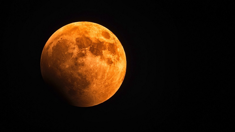 Especialistas dizem que, por volta das 20h, a lua estará 99,5% iluminada Reprodução/Pexels